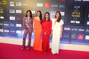 Pinkvilla Style Icons Awards attended by Kiara Advani, Shriya Saran, Disha Patani, Sunny Leone, Ananya Panday, Amyra Dastur, and others