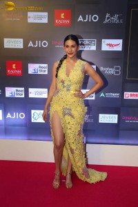 Pinkvilla Style Icons Awards attended by Kiara Advani, Shriya Saran, Disha Patani, Sunny Leone, Ananya Panday, Amyra Dastur, and others