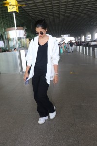 pooja hegde spotted at mumbai airport in a stylish outfit