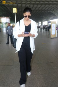 pooja hegde spotted at mumbai airport in a stylish outfit