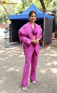 pooja hegde dressed in pink promoting the movie kisi ka bhai kisi ki jaan