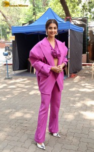 pooja hegde dressed in pink promoting the movie kisi ka bhai kisi ki jaan