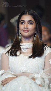 Pooja-Hegde-13