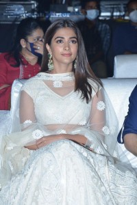 Pooja-Hegde-35