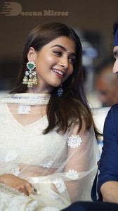 Pooja-Hegde-4