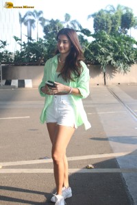 actress pooja hegde sexy looks in shorts