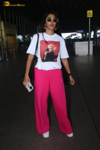 actress Pooja Hegde spotted in casual wear at mumbai airport