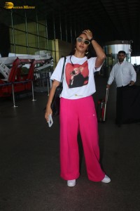 actress Pooja Hegde spotted in casual wear at mumbai airport