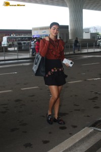actress pooja hegde beautiful in a mini skirt at mumbai airport