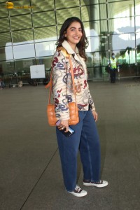 actress Pooja Hegde in denim jeans at mumbai airport