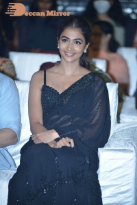 Pooja-Hegde-42