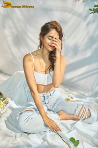 actress Pooja Hegde cute photo shoot