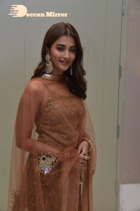 Pooja-Hegde-33