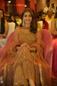 Pooja-Hegde-37