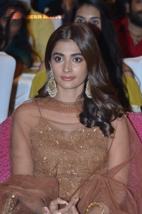 Pooja-Hegde-56