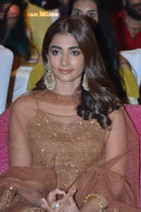 Pooja-Hegde-57
