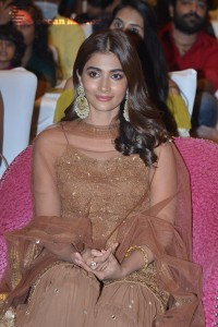 Pooja-Hegde-66