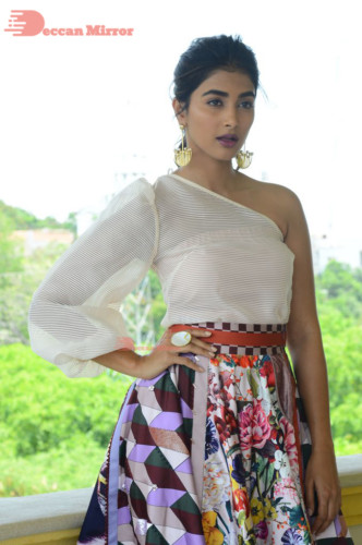 Telugu Actress Pooja Hegde