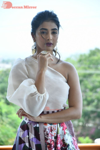 Telugu Actress Pooja Hegde