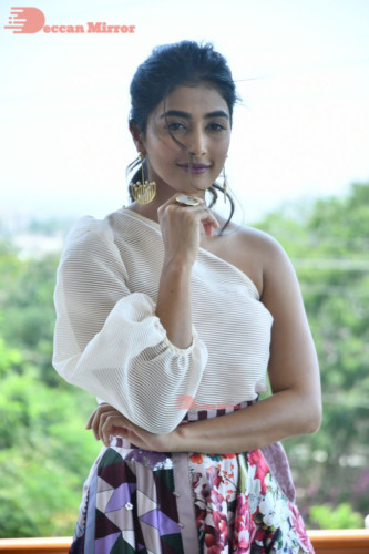 Telugu Actress Pooja Hegde