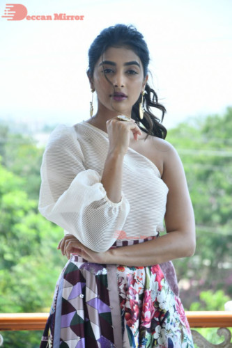 Telugu Actress Pooja Hegde