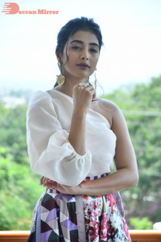 Telugu Actress Pooja Hegde