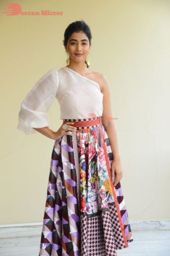 Telugu Actress Pooja Hegde