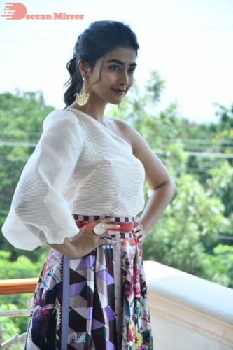 Telugu Actress Pooja Hegde