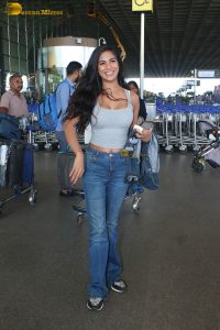 actress Poonam Pandey hot in a tank top and denim jeans