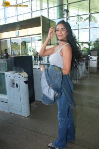 actress Poonam Pandey hot in a tank top and denim jeans