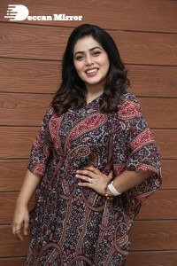 Actress Poorna photoshoot