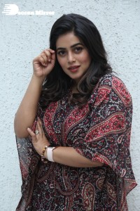 Actress Poorna photoshoot