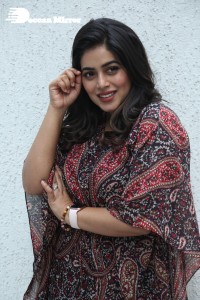 Actress Poorna photoshoot