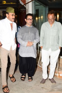 Pradeep Bandekar Prayer Meet attended by Shah Rukh Khan, Aamir Khan, Jackie Shroff, Vidya Balan, and Anil Kapoor