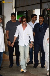 Pradeep Bandekar Prayer Meet attended by Shah Rukh Khan, Aamir Khan, Jackie Shroff, Vidya Balan, and Anil Kapoor