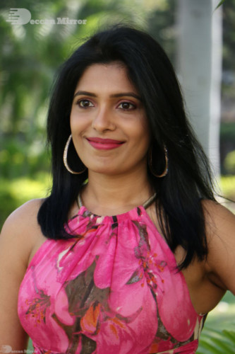 Telugu Actress Pragathi Photoshoot in a pink dress