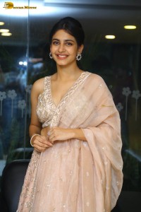 telugu actress pragati srivastava glamorous cleavage show in a lehenga choli