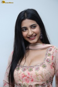 actress Pragati Srivastava hot cleavage show in a photoshoot