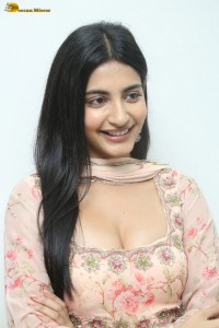 actress Pragati Srivastava hot cleavage show in a photoshoot