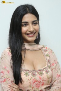 actress Pragati Srivastava hot cleavage show in a photoshoot