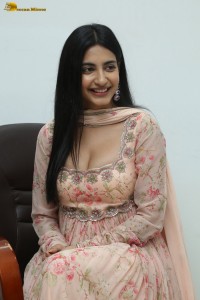 actress Pragati Srivastava hot cleavage show in a photoshoot