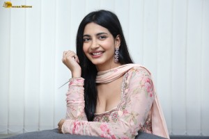 actress Pragati Srivastava hot cleavage show in a photoshoot