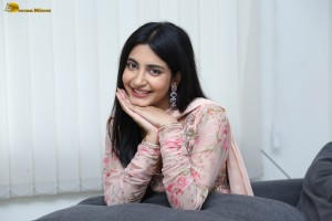 actress Pragati Srivastava hot cleavage show in a photoshoot