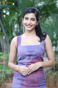 actress Pragati Srivastava cute in a tank top