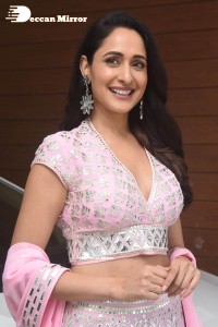 Pragya-Jaiswal-87