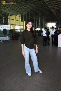 actress pratibha ranta cute at mumbai airport