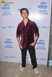 Indian Actor and reality show star pratik sehajpal celebrates his birthday with family and friends