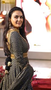 bollywood star preity zinta gorgeous in choli dress