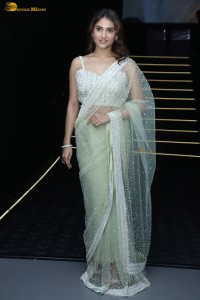 actress Prisha Singh beautiful in a sleeveless blouse