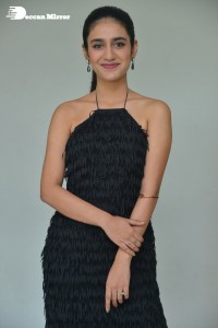 Priya-Prakash-Warrier-25